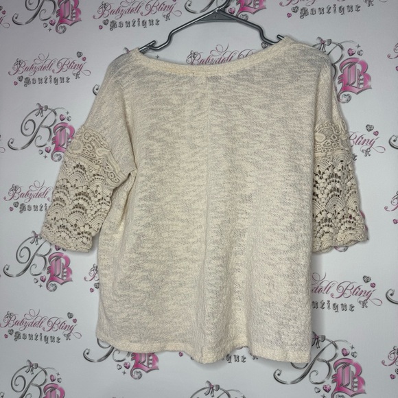 Hazel top crochet white cream lace pattern arms high low comfy oversized boho - Picture 5 of 10